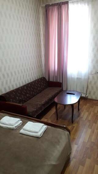 Гостевой дом Apartment David Тбилиси Двухместный номер с 1 кроватью и собственной ванной комнатой-11