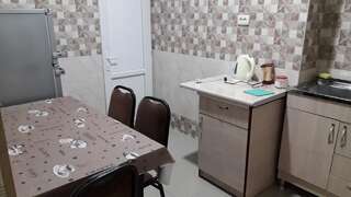 Гостевой дом Apartment David Тбилиси Трехместный номер с собственной ванной комнатой-10