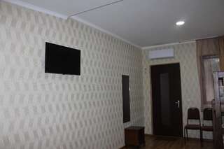 Гостевой дом Apartment David Тбилиси Трехместный номер с собственной ванной комнатой-5